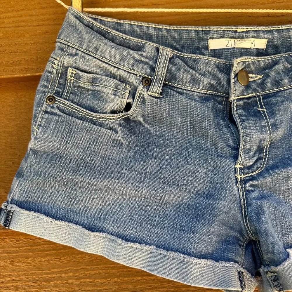 21 Denim Jorts Cuffed Jean Shorty Medium Blue Shorts Size 26 - Picture 3 of 8